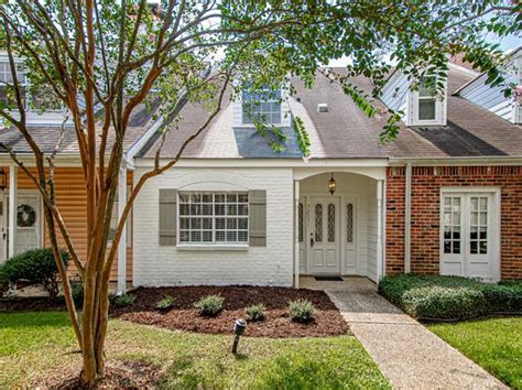 Maison Burbank is recently under new ownership and management bringing many exciting improvements and upgrades, making this student community the most desired in Baton Rouge. . Townhomes for rent in baton rouge